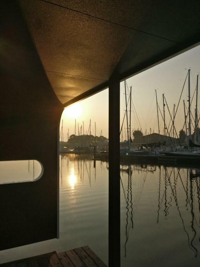 Tinyfloat Andijk Villa Exteriör bild