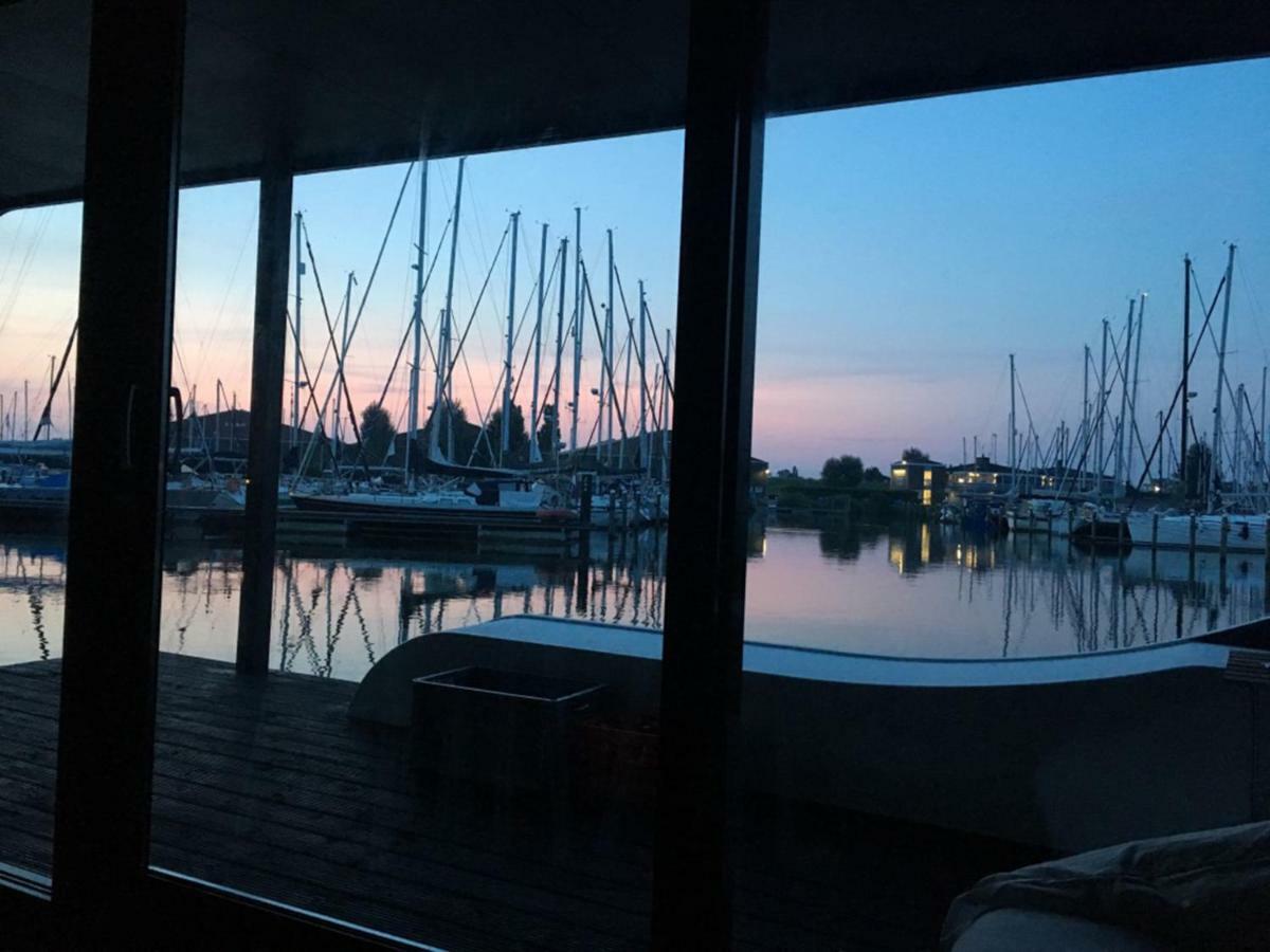 Tinyfloat Andijk Villa Exteriör bild