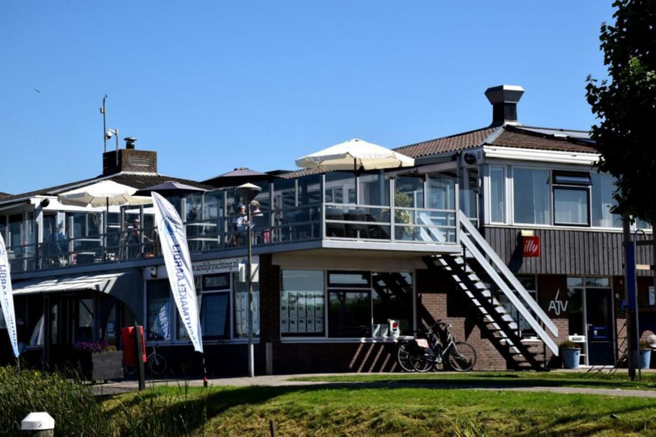 Tinyfloat Andijk Villa Exteriör bild